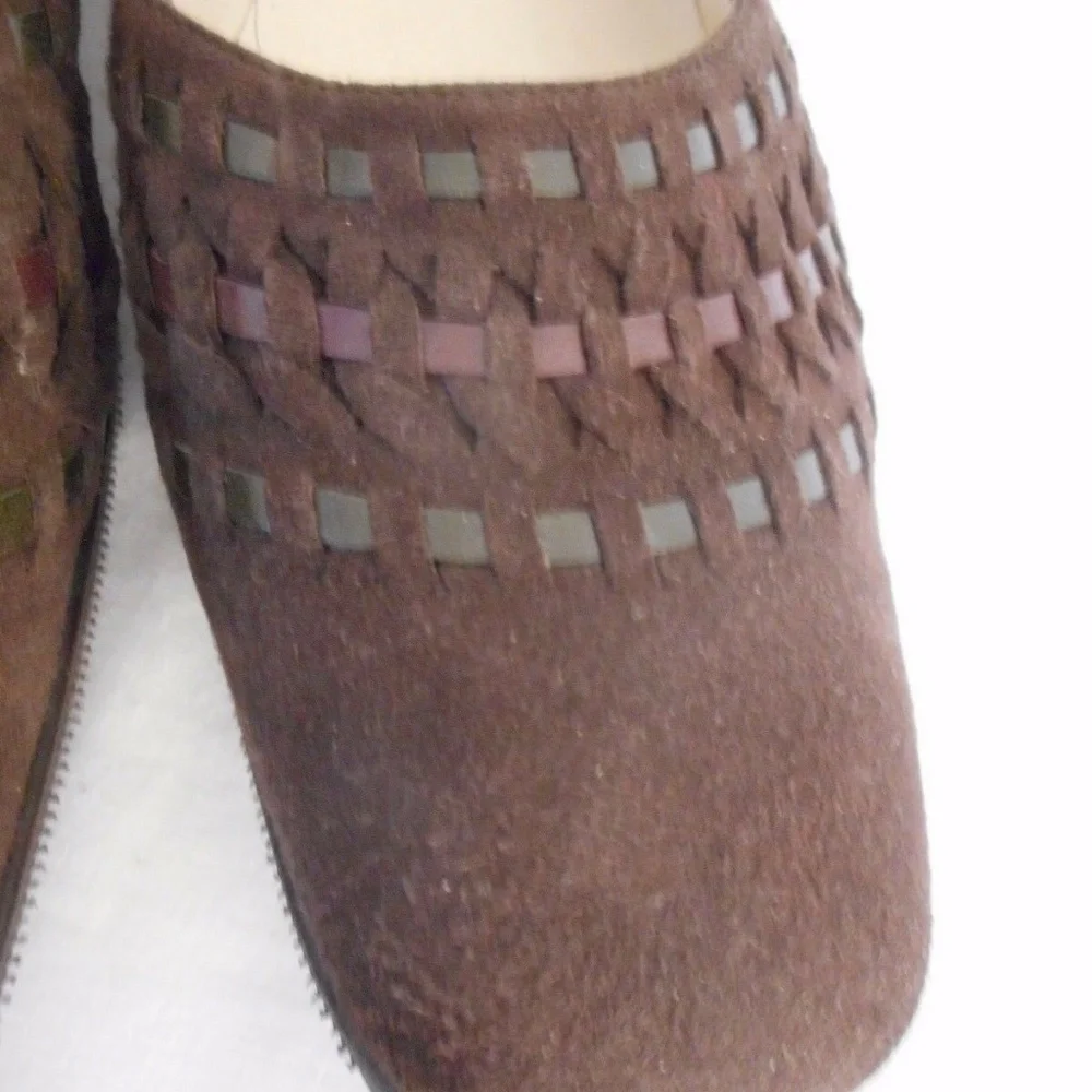 Salvatore Ferragamo Boutique Brown Suede Pumps - Picture 2 of 8
